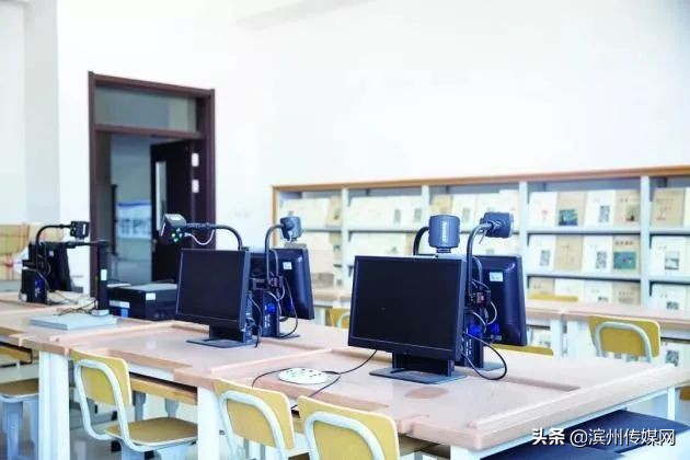 36年，这所医学院圆了近1500名残疾人大学梦