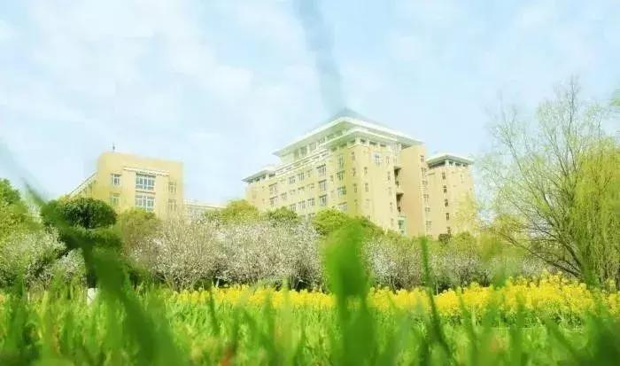 贵州最好医科大学排名，贵医大无缘第一，第一刚从学院更名为大学