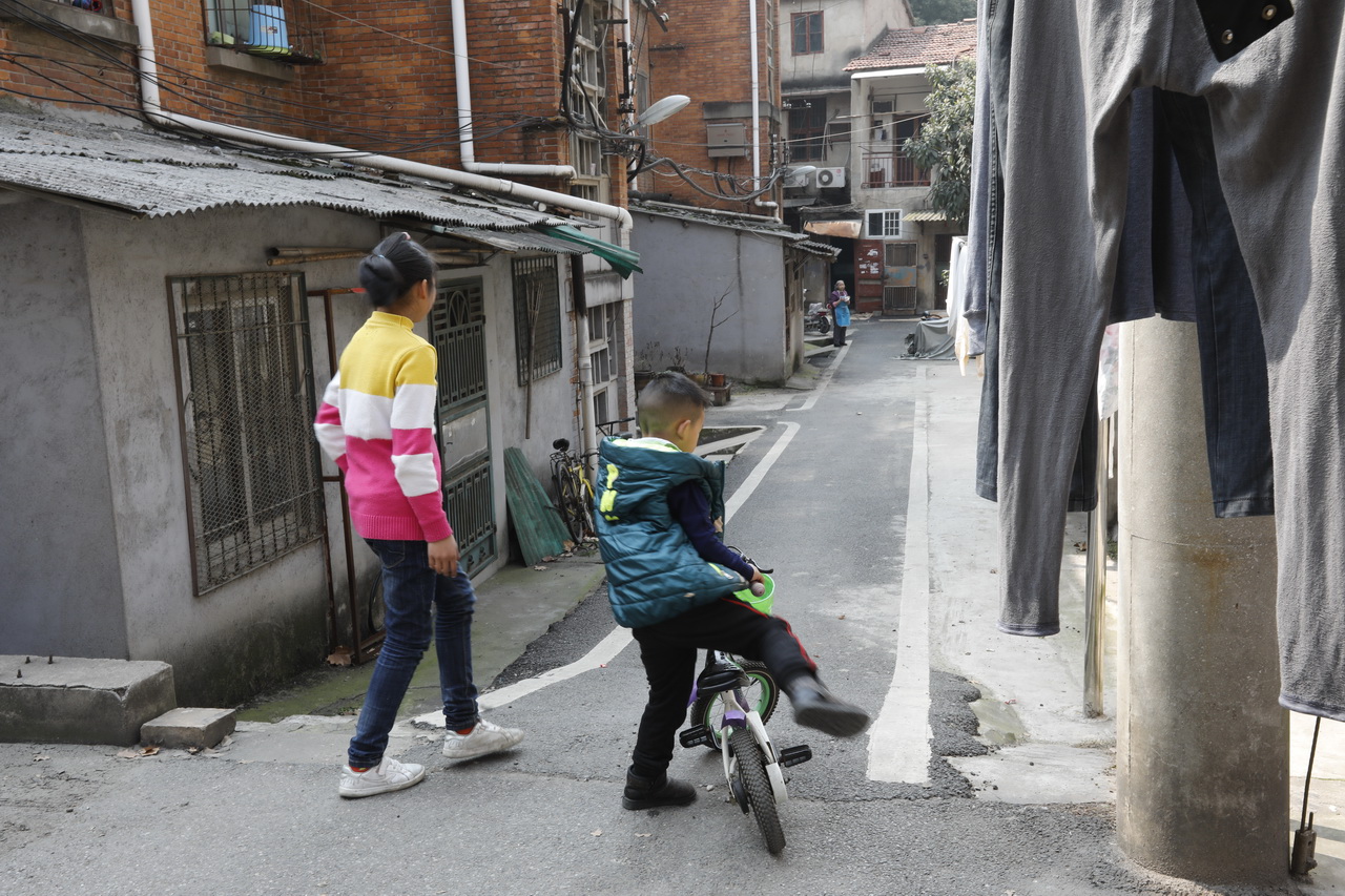 武汉大型灯泡厂,武汉灯泡厂档案