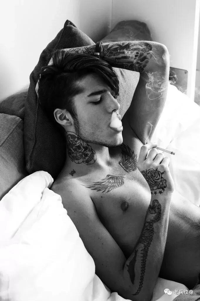 去纹身店点痣靠谱吗,去纹身店纹身有图就行吗