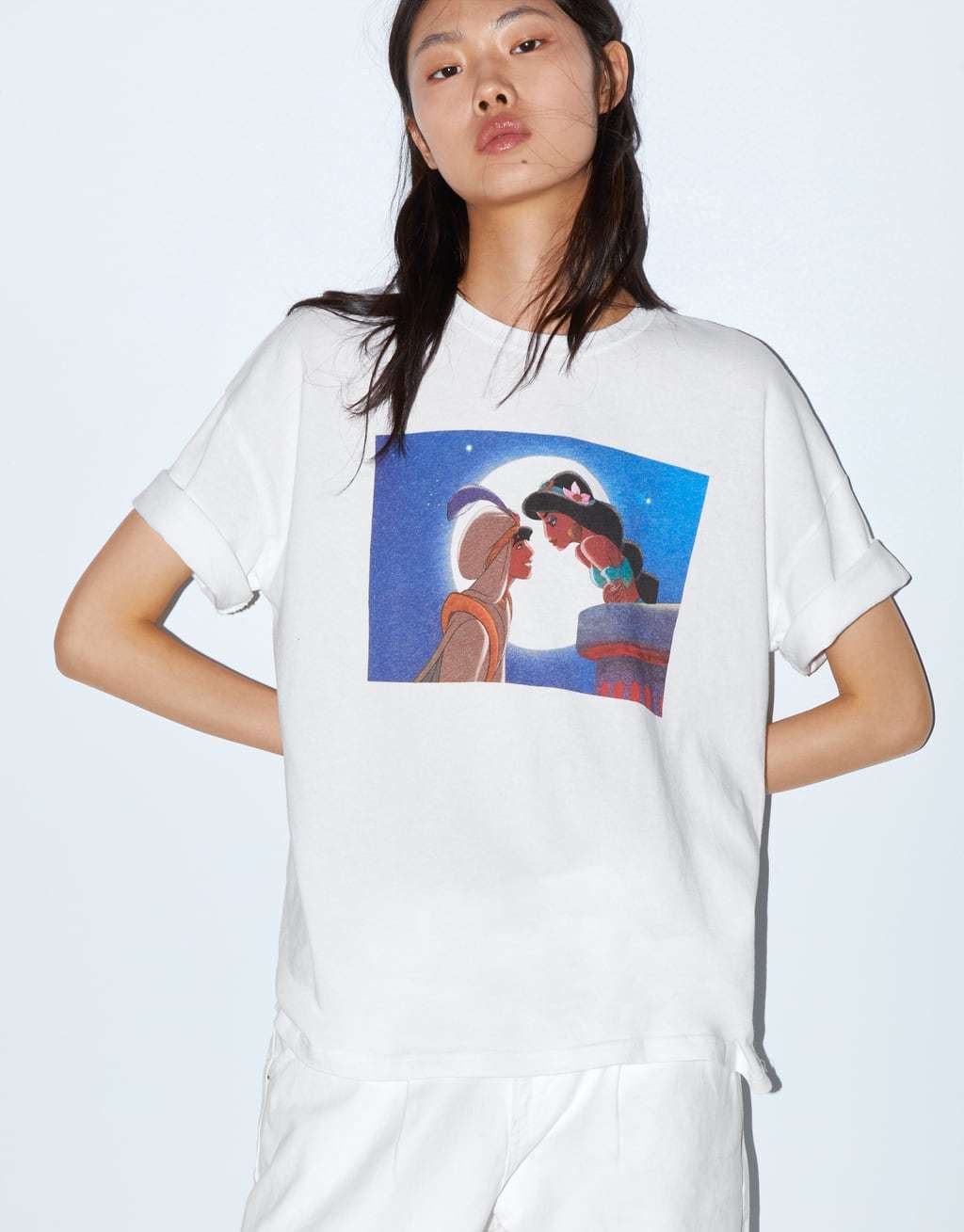 优衣库与kaws联名t恤 (优衣库kaws联名t恤图片)