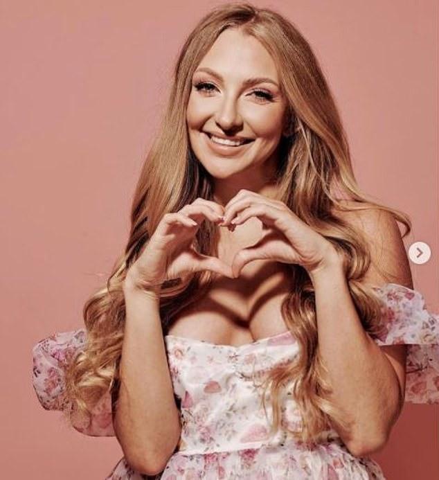 你愿意花161万元买线上女友吗？波兰女网红出售虚拟爱情，可以视频聊天、一起打游戏，也可以线下约饭