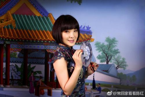 不服不行！这六个歌星中的“啃老族”，“一首歌”唱一辈子