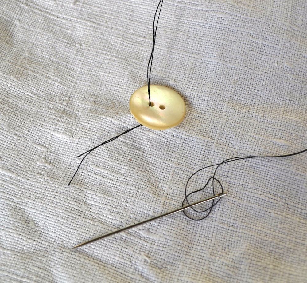 衣服扣纽扣办法,衣服纽扣扣错了怎么取出来