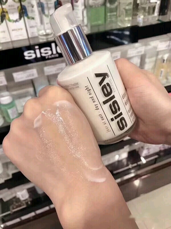 补水护肤品的正确使用顺序怎么用,护肤品的使用顺序包括面膜