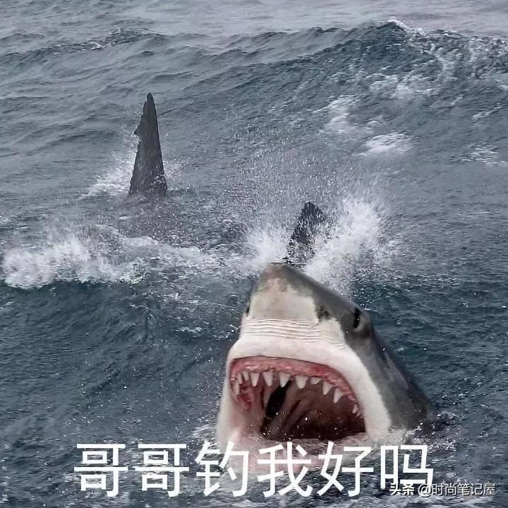 什么动作可以让男生心动,什么肢体动作让女生心动