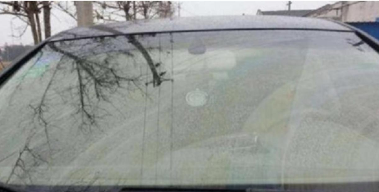 汽车前挡风玻璃油膜怎么处理,汽车玻璃油膜去除剂什么牌子好