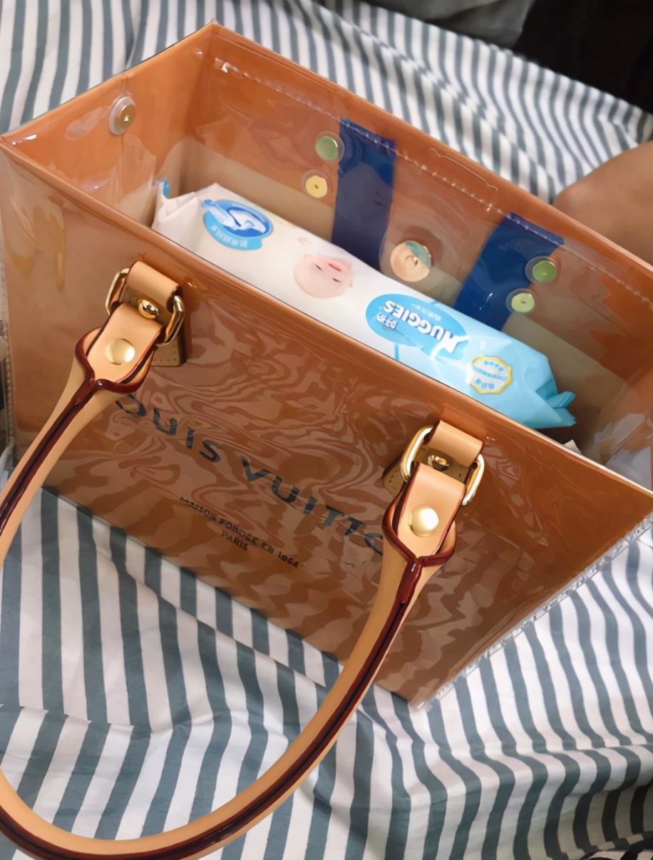 gucci新款包包经典黑色大,gucci小包包经典款