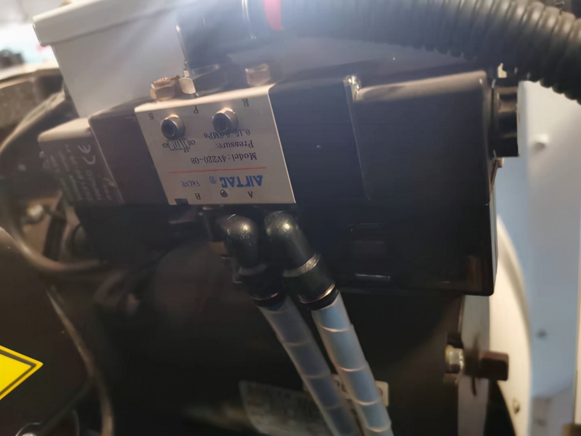 加工中心刀库刀臂位置调整,加工中心机械臂换刀点怎么设置