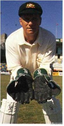 板球守桩员练习视频,板球运动讲解视频