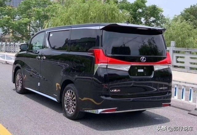 雷克萨斯lm300七座商务车视频,雷克萨斯商务车lm300试驾