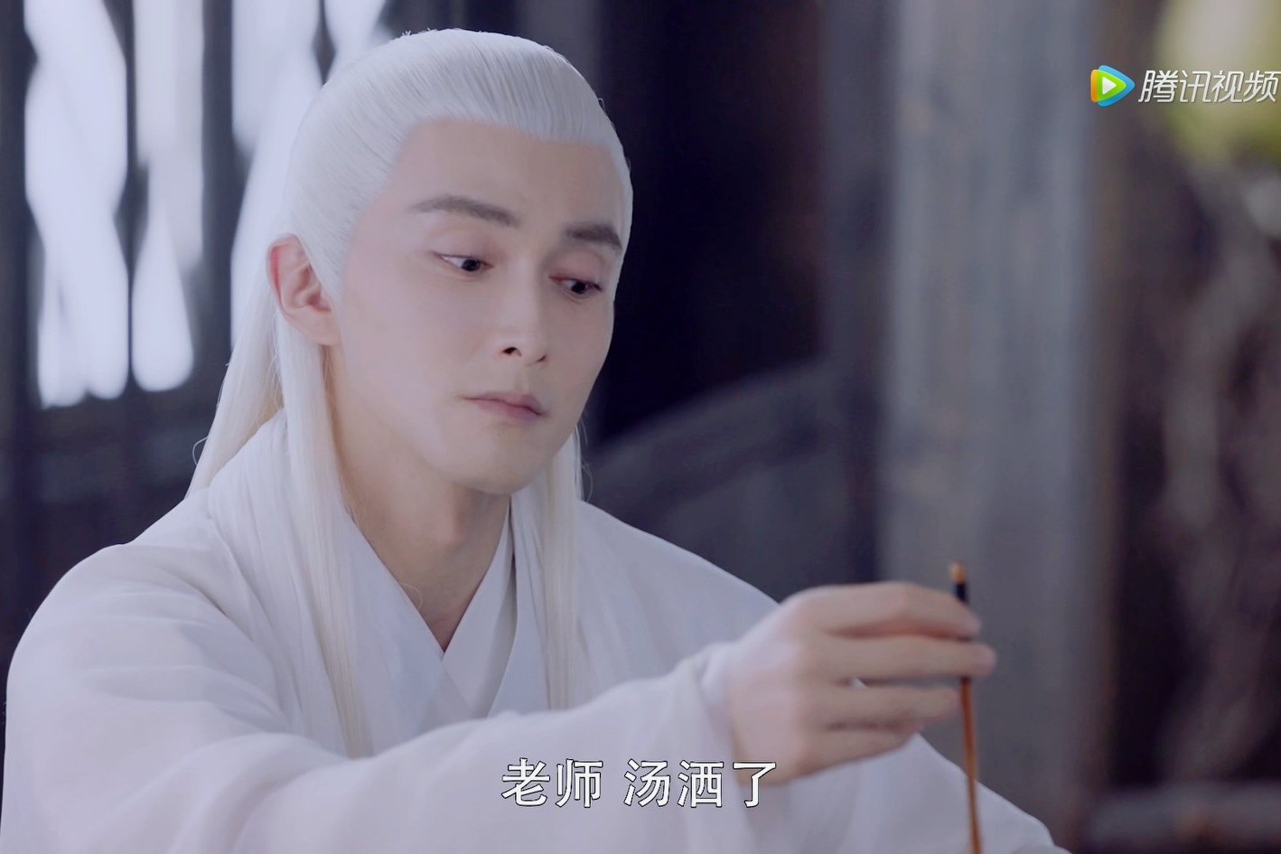 三生三世枕上书姬蘅掉入悬崖,三生三世枕上书姬衡是不是假失忆