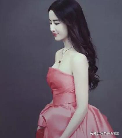 面部瑜伽去皱纹步骤,能减少脸部皱纹的瑜伽动作