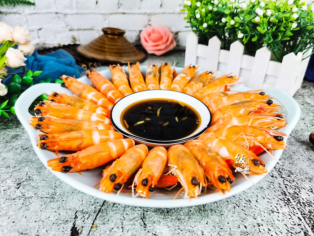 吃虾挑虾线的简单正确方法,虾如何去虾线和虾的胃