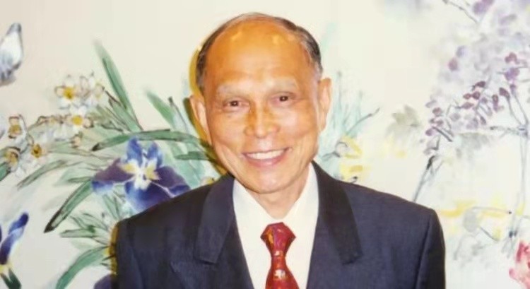 霍英东顶风“*私走**”，周恩来赞他患难之交，何鸿燊称其“不要命”