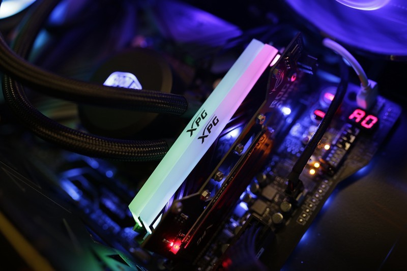 跑分64万烧包主机平推《战地5》全特效!