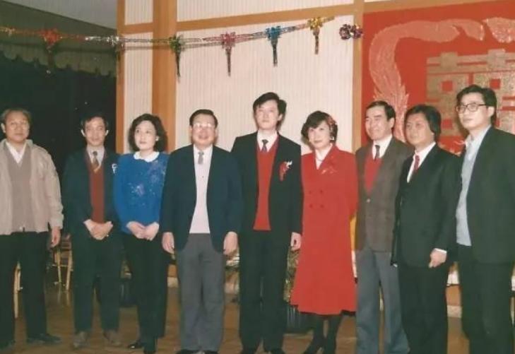 30年前的北京城，有种时髦叫做：婚宴办在肯德基