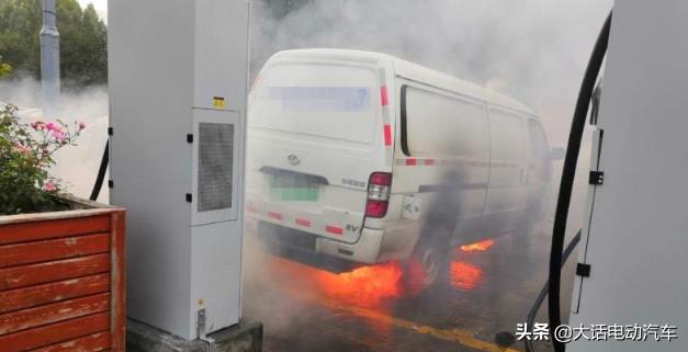 股价腰斩补仓后是75%么,股价暴跌逾90%市值持续缩水