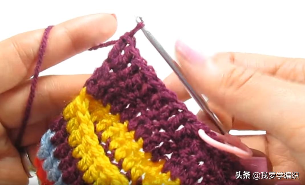 最简单钩袜子视频,时尚彩虹地板袜编织图解