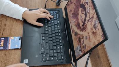 荣耀猎人游戏本v700是高色域的吗,荣耀猎人游戏本v700游戏实测