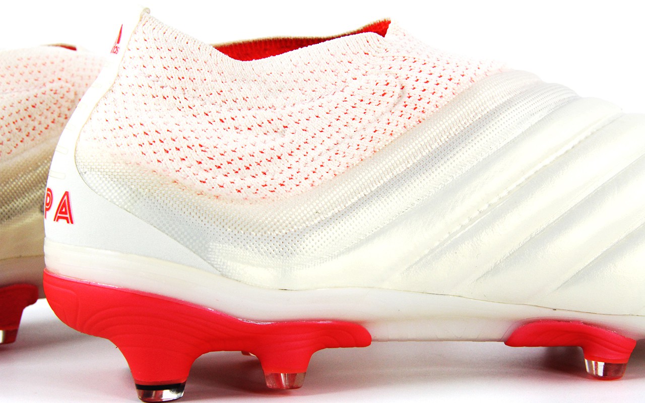 袋鼠皮也能玩无鞋带！阿迪达斯COPA19+FG静态赏析