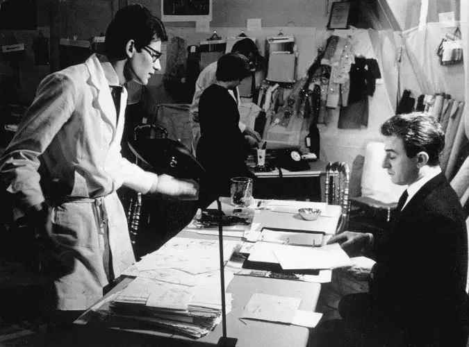 服装设计师助理需要哪些条件,服装设计师助理一般都干嘛