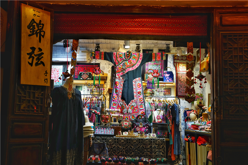 昆明一座浪漫的花城,云南四季如春风景