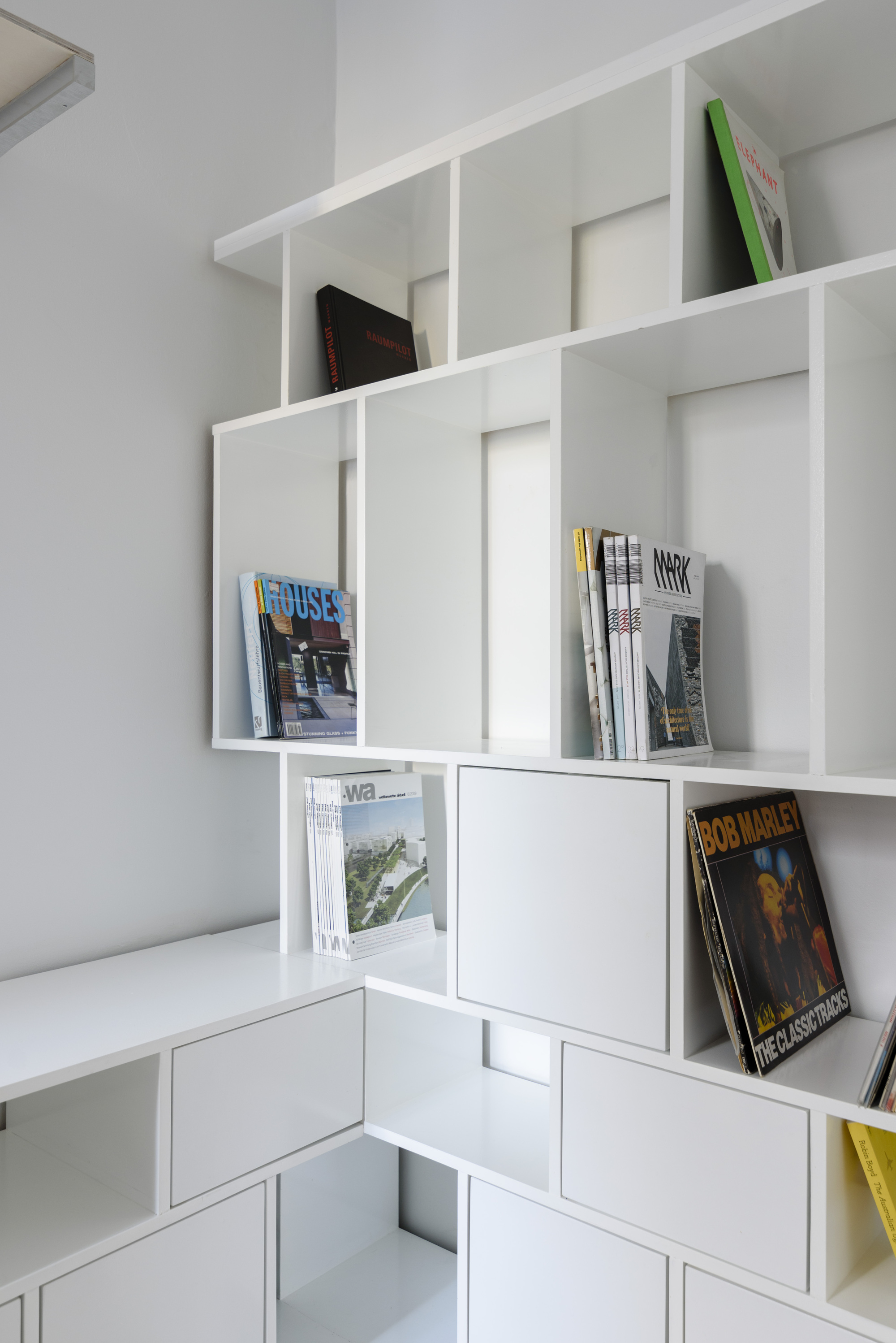 CurtainCottage，直线式灯光流转的英伦式小屋ApparteStudio