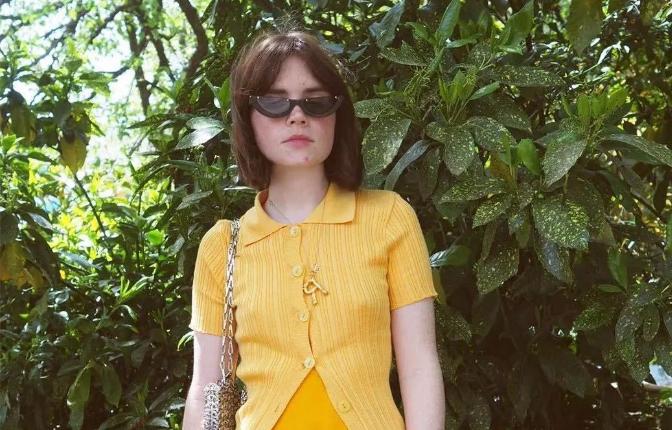 以前很嫌弃的校服现在怎么样了,为啥现在那么流行polo衫的视频