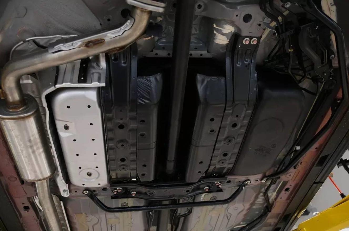 汽车油箱隐藏位置,汽车油箱上的小技巧有哪些