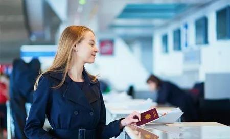 去国外旅游过安检被偷视频,出国旅游过海关被扣是什么原因