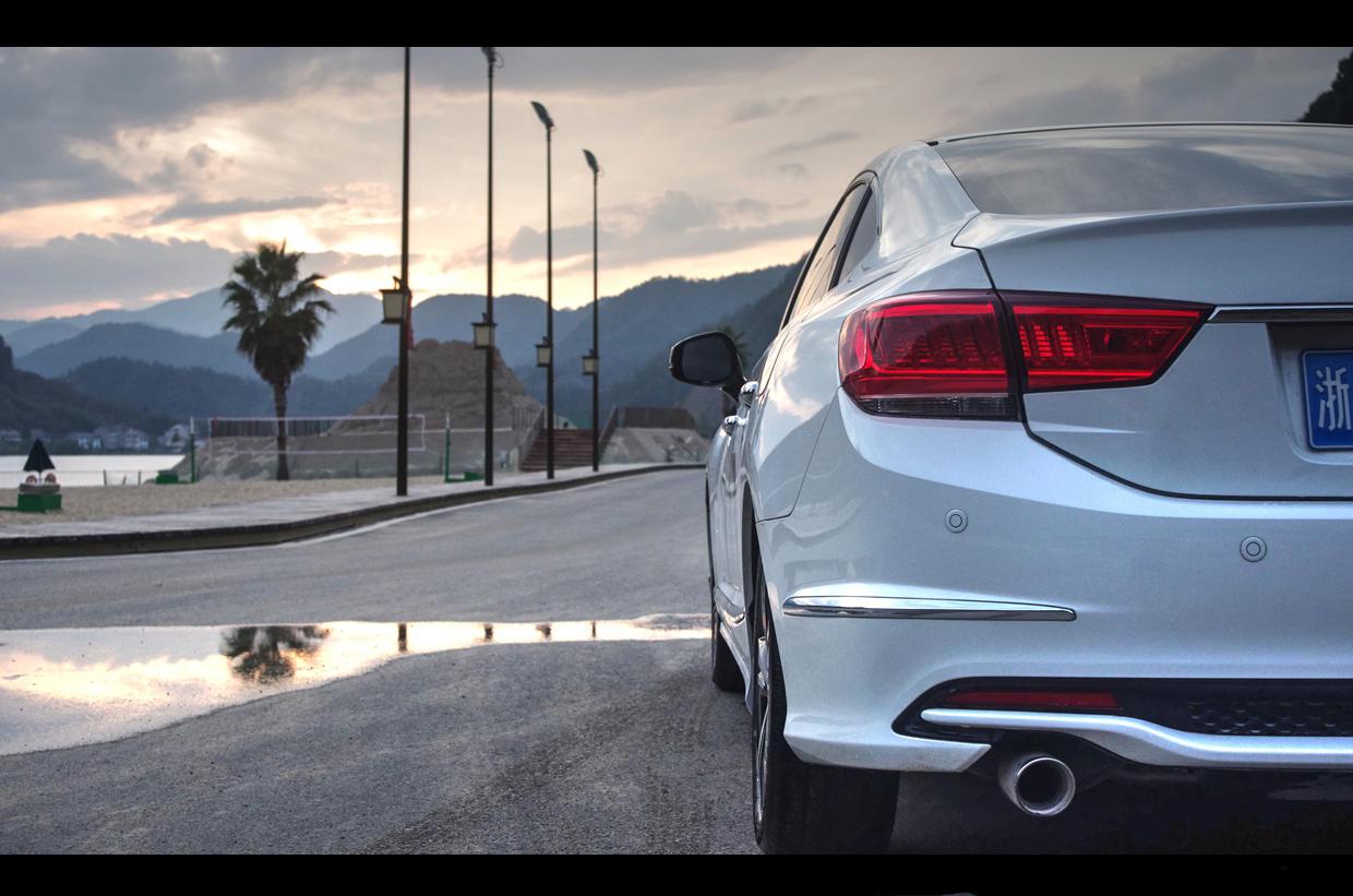 汽车塑料上的污渍怎么去除,汽车上的油烟污渍如何处理