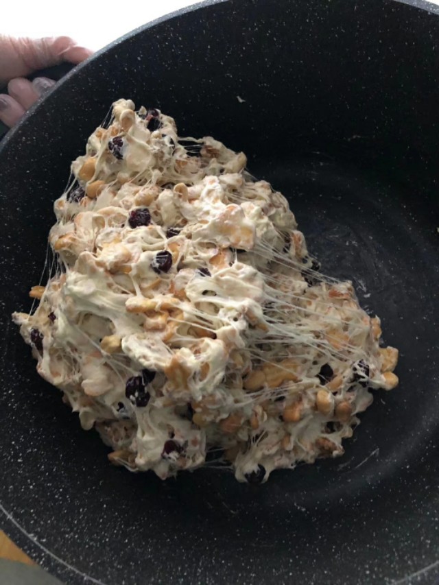 饼干吃不完可以做什么,饼干吃不完怎么做美食