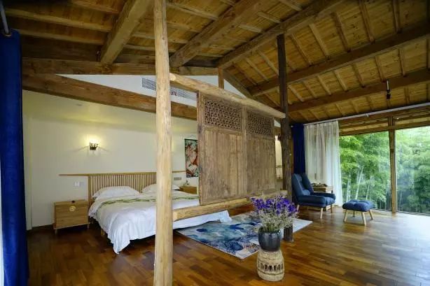 最美的民宿隐藏在森林云海,观光玻璃栈道民宿