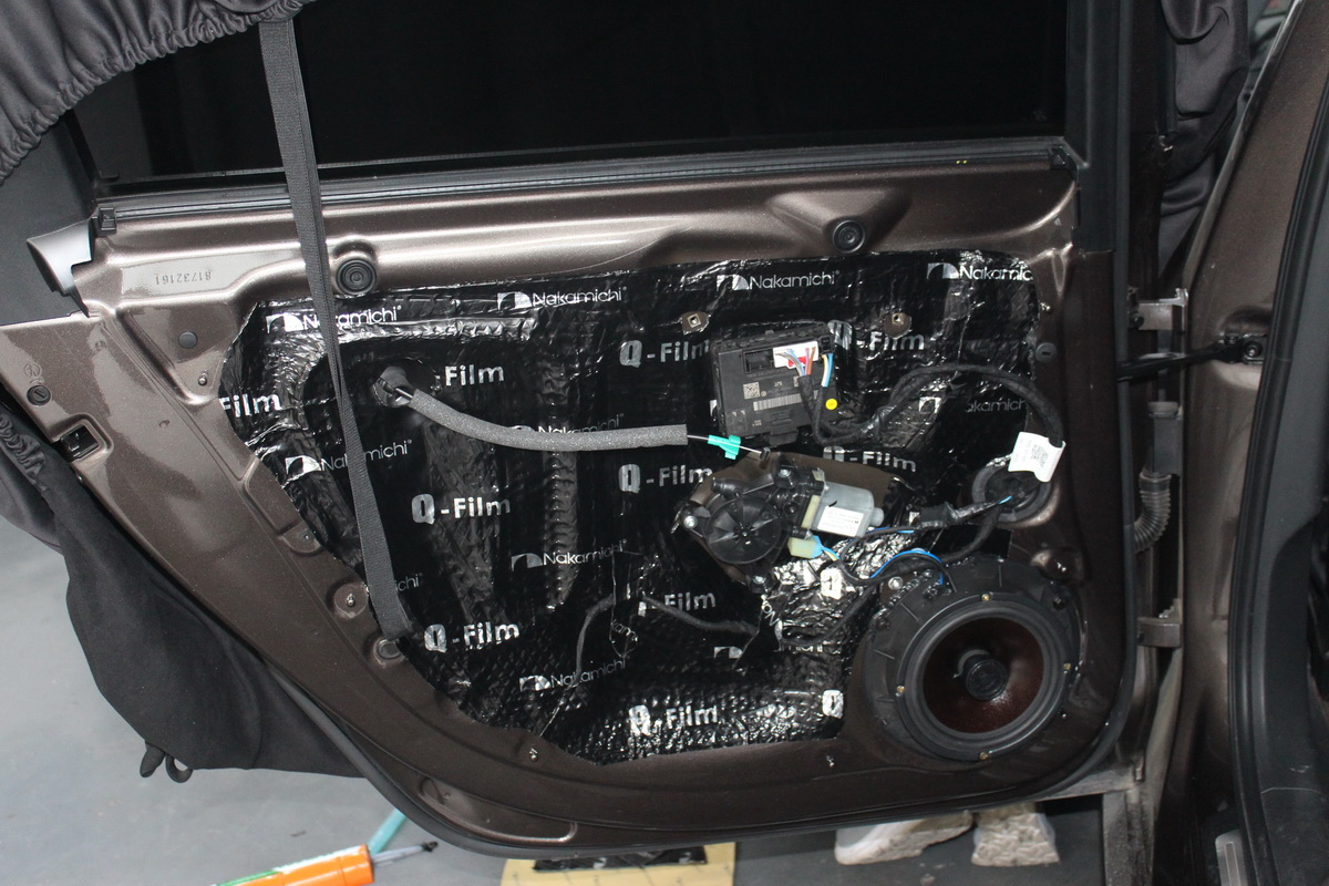 奥迪a4l改装一万块内饰,奥迪a4l改装音响多少钱