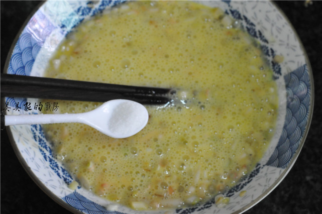 鸡蛋跟它一起炒，一半人不敢碰，另一半人爱到哭