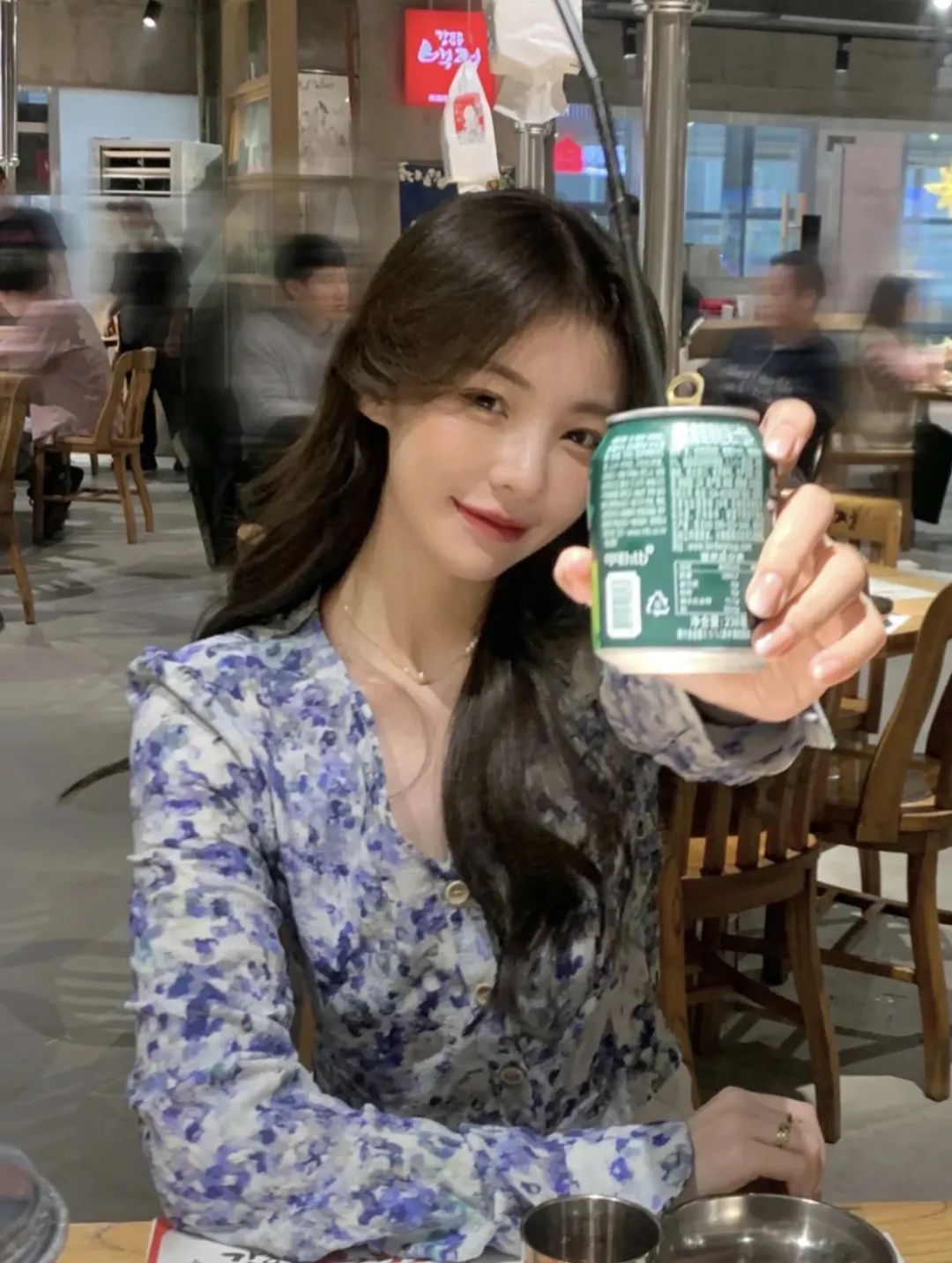 女生都是用美颜相机拍照吗,女生用美颜拍照好看吗