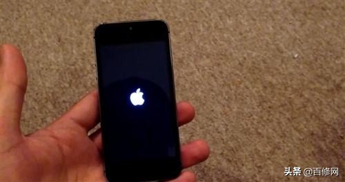 苹果手机玩着玩着突然黑屏关机,苹果手机照相机黑屏是什么原因
