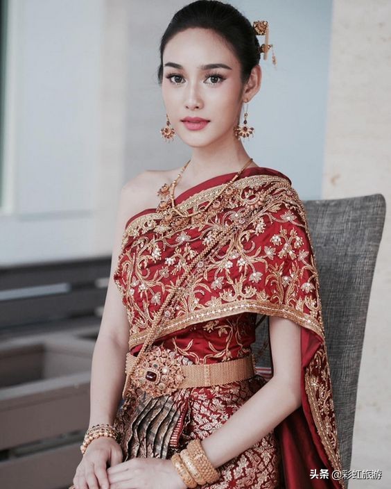 泰国的民族服装是怎么样的,泰国传统服装泰服