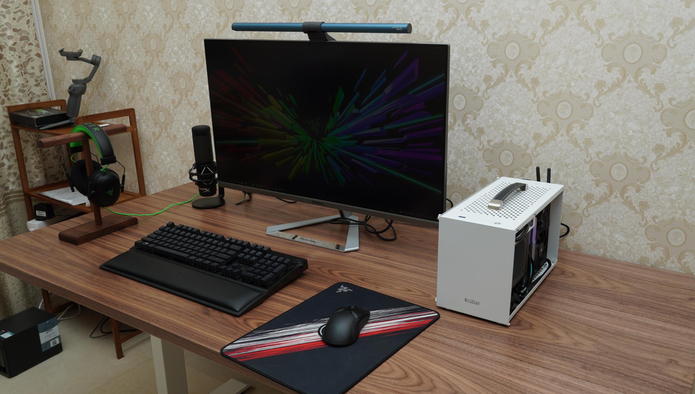 能手提个行李箱再带个相机包吗,能手提上飞机的行李箱