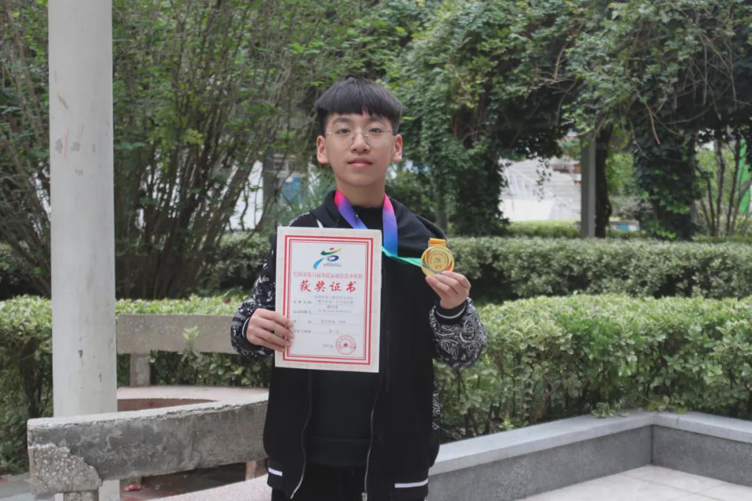 潢川二中乒乓健儿参加2021年信阳市第六届全运会载誉归来