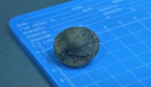 小孩误吞杏核怎么办,孩子误吞带壳杏核