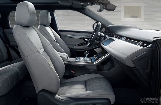 路虎揽胜极光对比同级别bba质量,路虎揽胜极光新一代测评视频