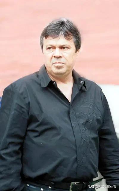 南斯拉夫国家队历任主教练,2001中国足球队长是谁