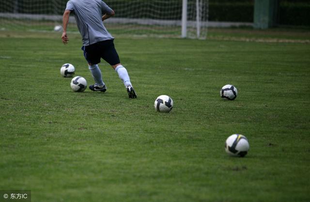 昆明成人足球训练,儿童足球基本功训练两对踢