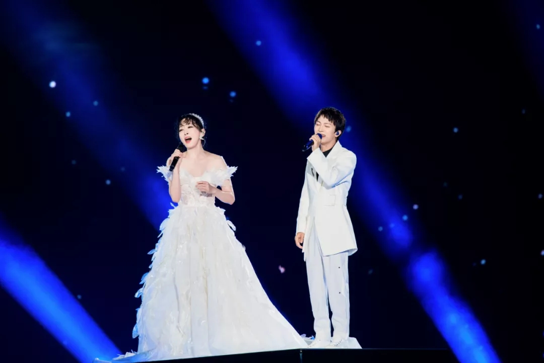 周深让人听哭了,周深的十个神级现场