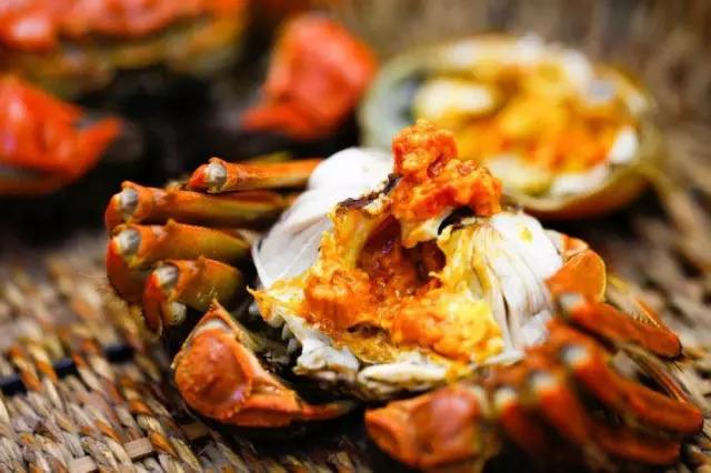 无螃蟹不七夕，避枫塘炒蟹、蟹黄面让恋人流哈喇子的螃蟹宴