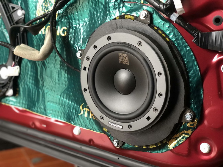 成都亚洲龙音响改装,成都丰田海狮汽车音响改装