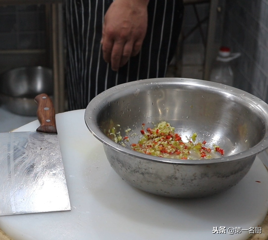 饭店凉拌姜丝莲藕做法,饭店莲藕酸甜辣味怎么做出来的