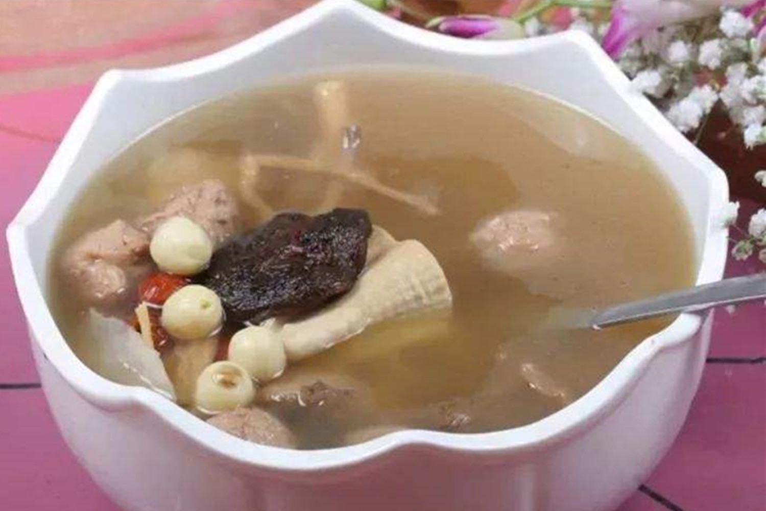 8岁男孩“遗精”，问题在于妈妈熬的汤上，医生：再营养也别喝